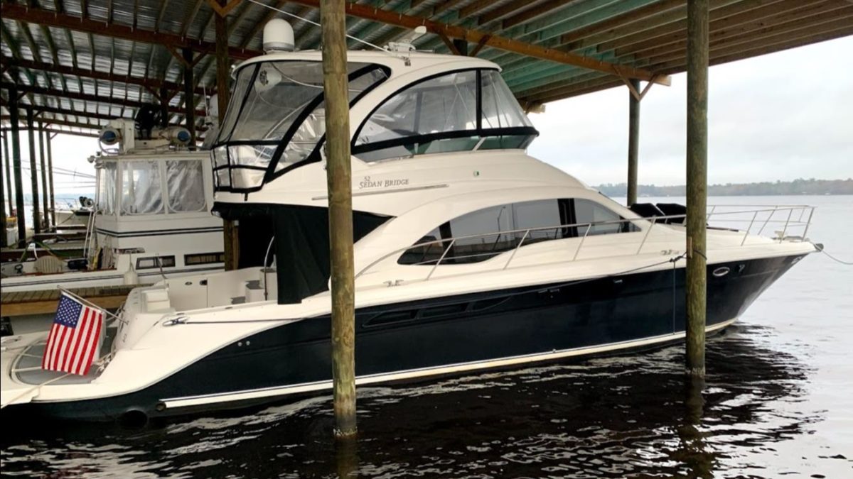 Blue 2008 Sea Ray Sedan Bridge 58 Dock Side at Doctors Lake Marina in Oragne Park Florida