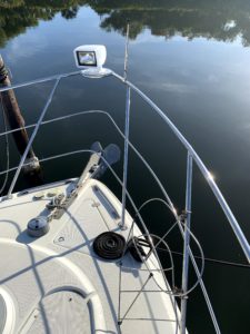 Marine surveyor - 2003 Carver 396 - bow view